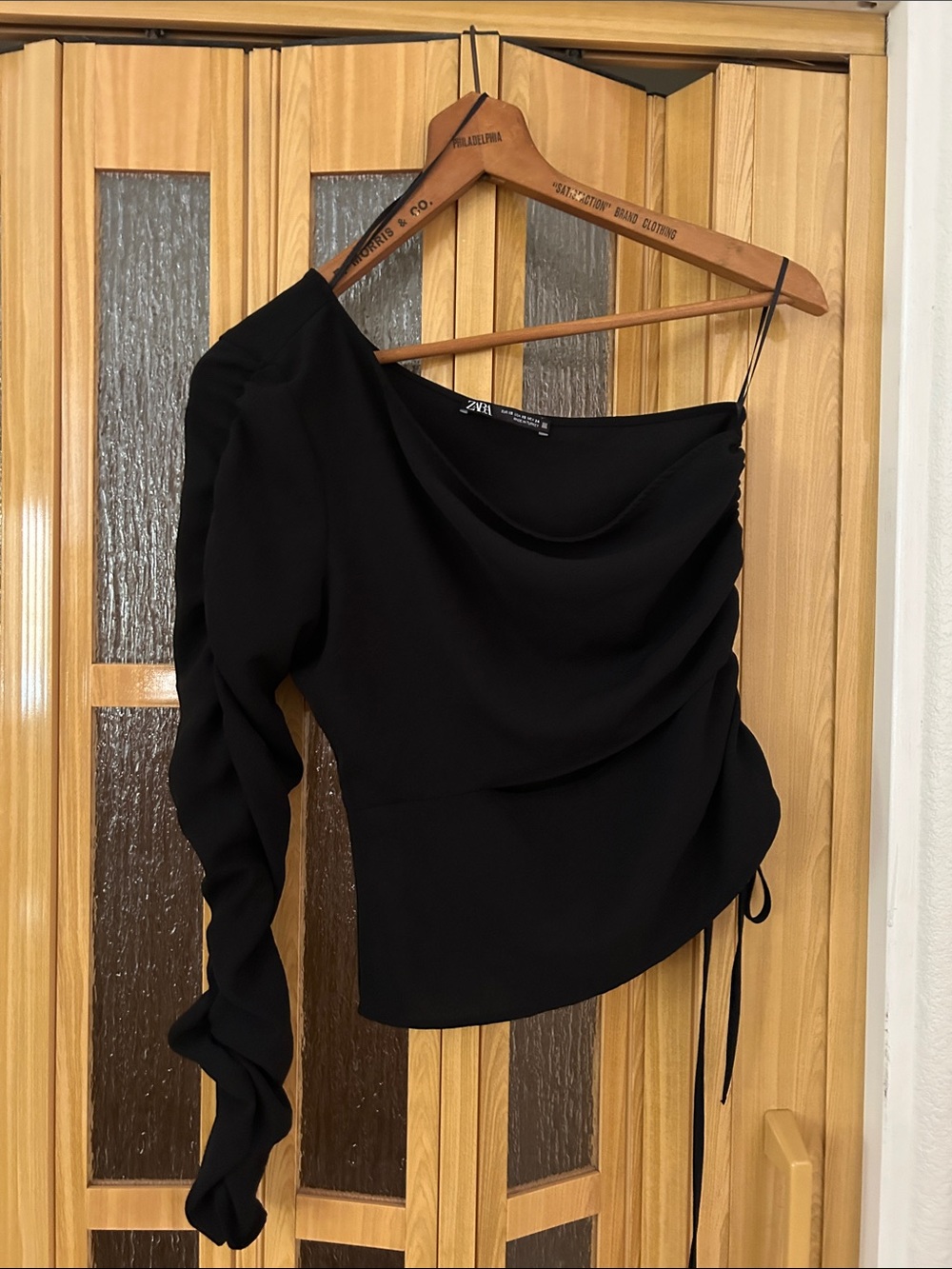 Zara Black One-Shoulder Draped Crop Top with Ruched Sleeve